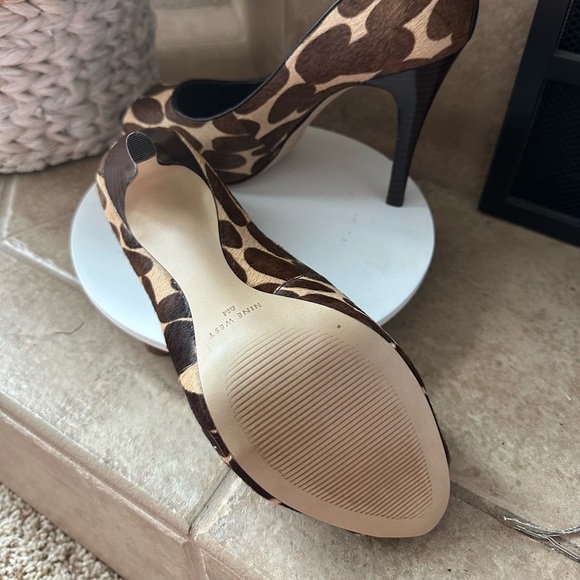 Heels - Picture 4 of 4